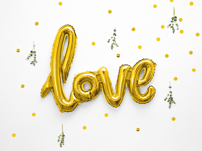 Guld Folieballon "Love" til Festdekorationer