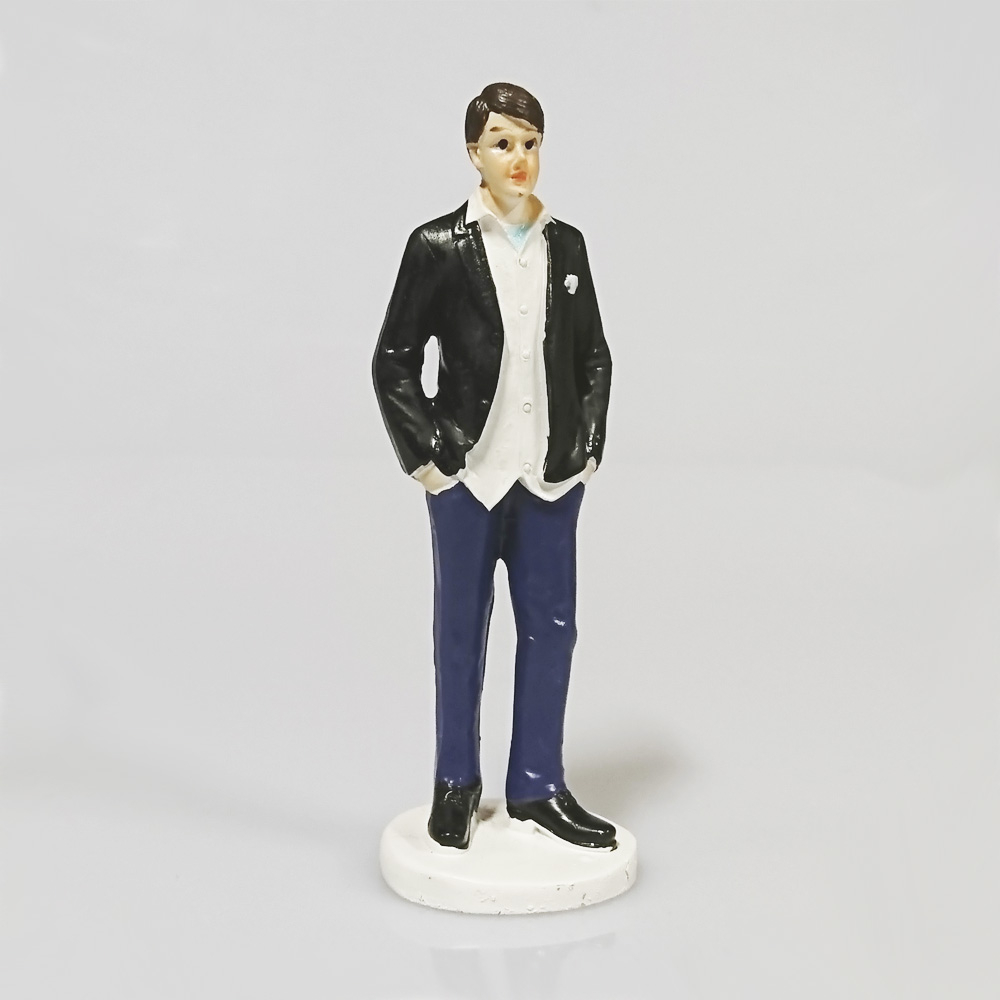 Mørkhåret Dreng Topfigur til Konfirmation - Festlig Dekoration